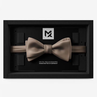 Dune Beige Set – Bow Tie & Pocket Square | Dune Beige & Onyx Black | Crêpe Satin Silk